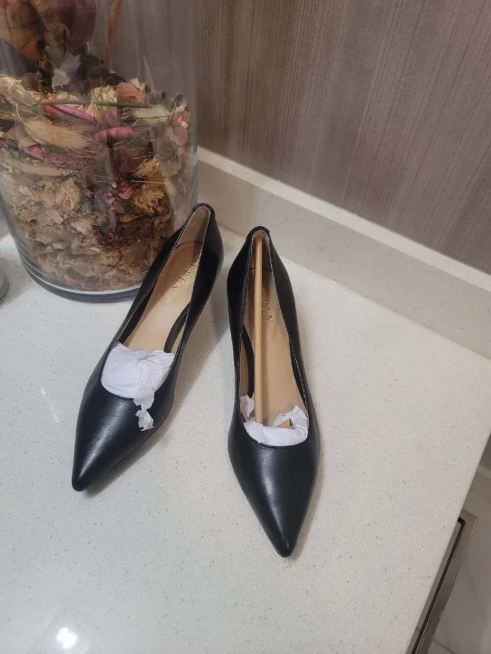 Lauren Ralph Lauren Leather Pointed Toe Black Pump US 6 B Leather Lined New